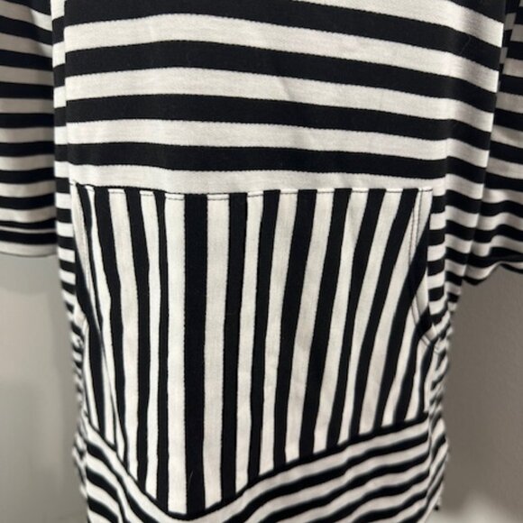 Hailey & Co. Black & White Stripe Sweatshirt   8317 - Picture 4 of 11